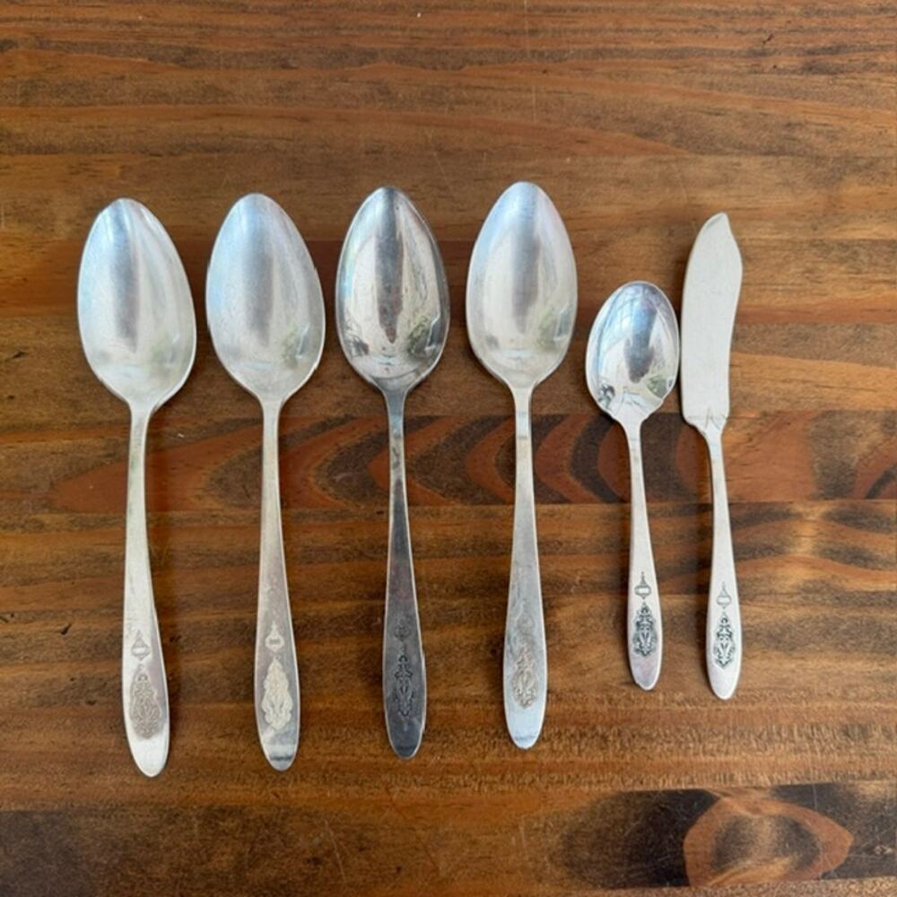 Oneida Community Silverplated Birds of Paradise 1923 Set of 4 Serving spoons +2
